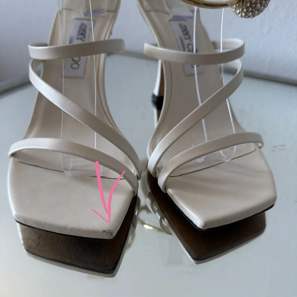 Jimmy Choo excellent minor